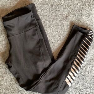 Gap Fit leggings, black with reflective details, women’s S, EUC